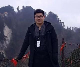 亢玉彬，曾获我国光学领域的“重量级”社会奖项---第十八届王大珩光学奖。